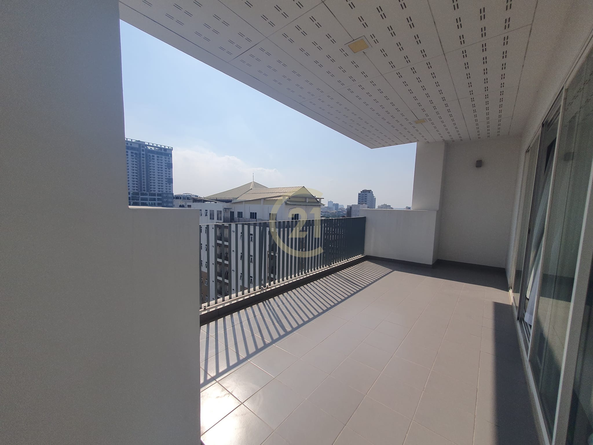 Beautiful 3 bedrooms Penthouse With Fully Furnished (TTP)