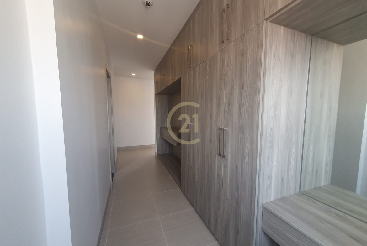 Beautiful 3 bedrooms Penthouse With Fully Furnished (TTP)