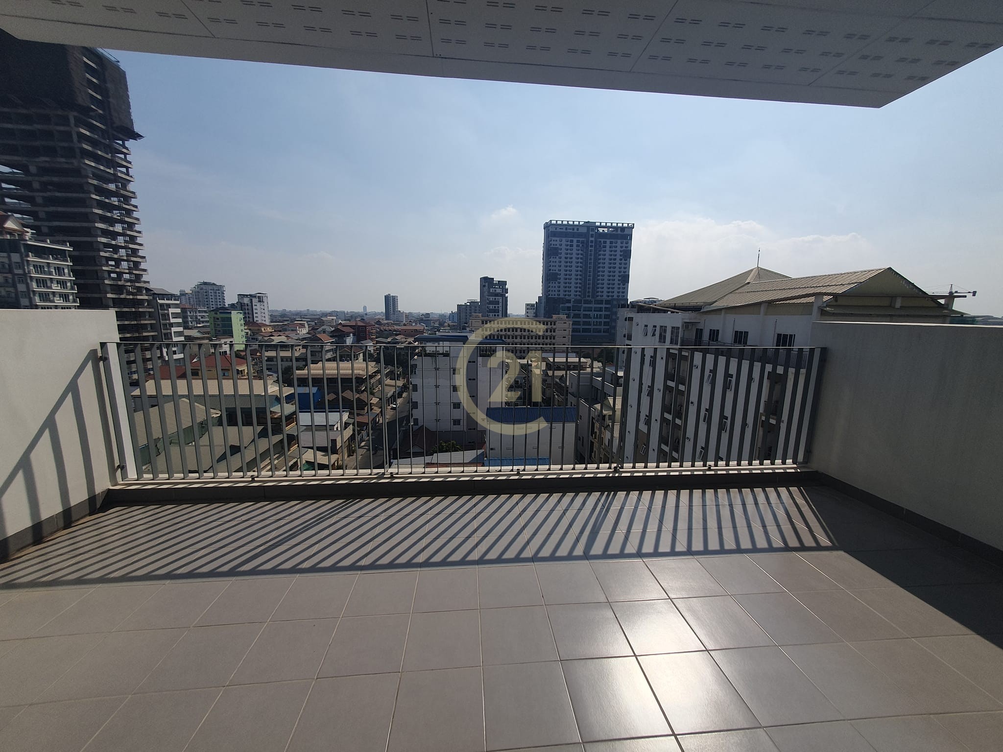 Beautiful 3 bedrooms Penthouse With Fully Furnished (TTP)