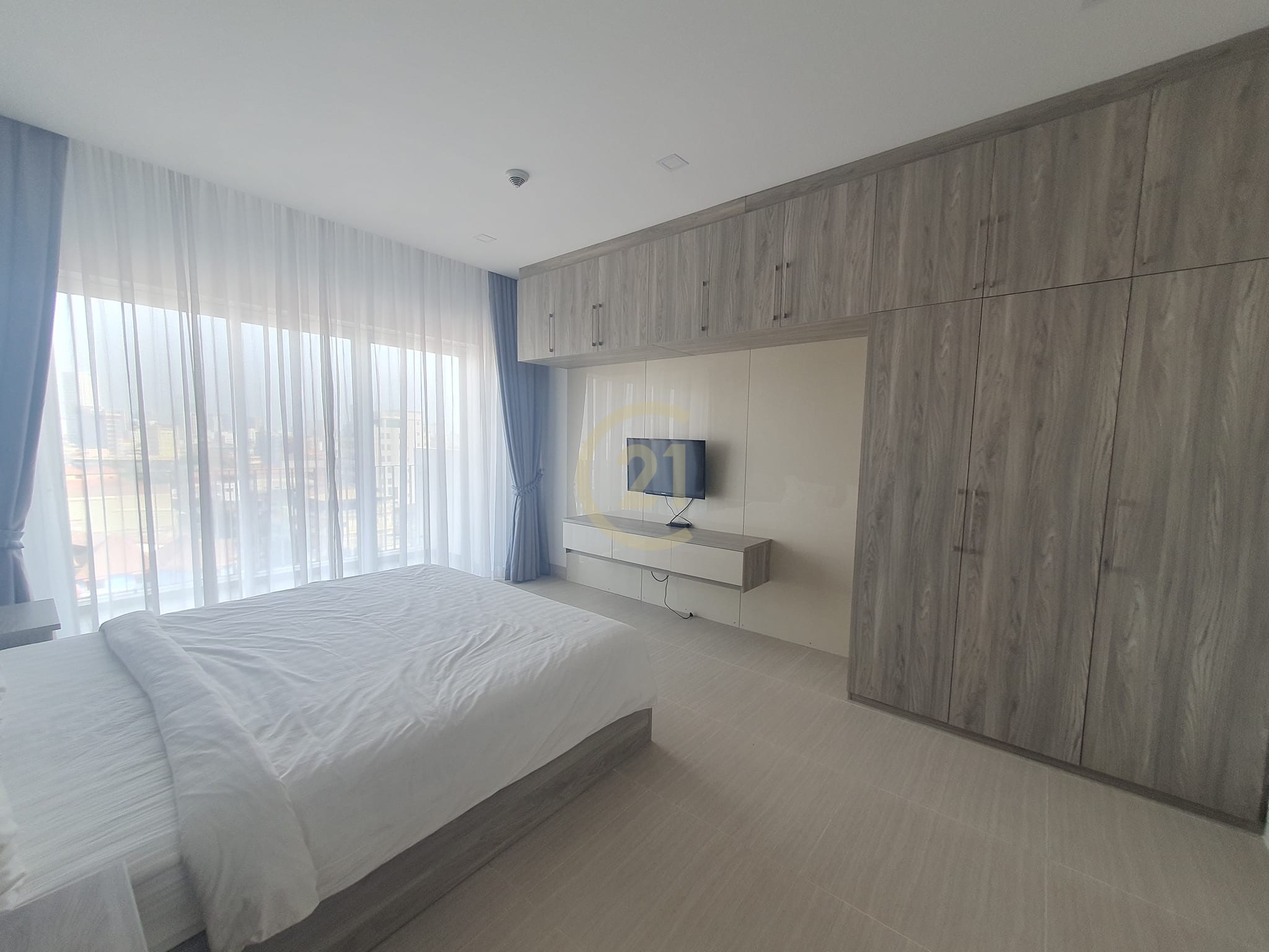 Beautiful 3 bedrooms Penthouse With Fully Furnished (TTP)