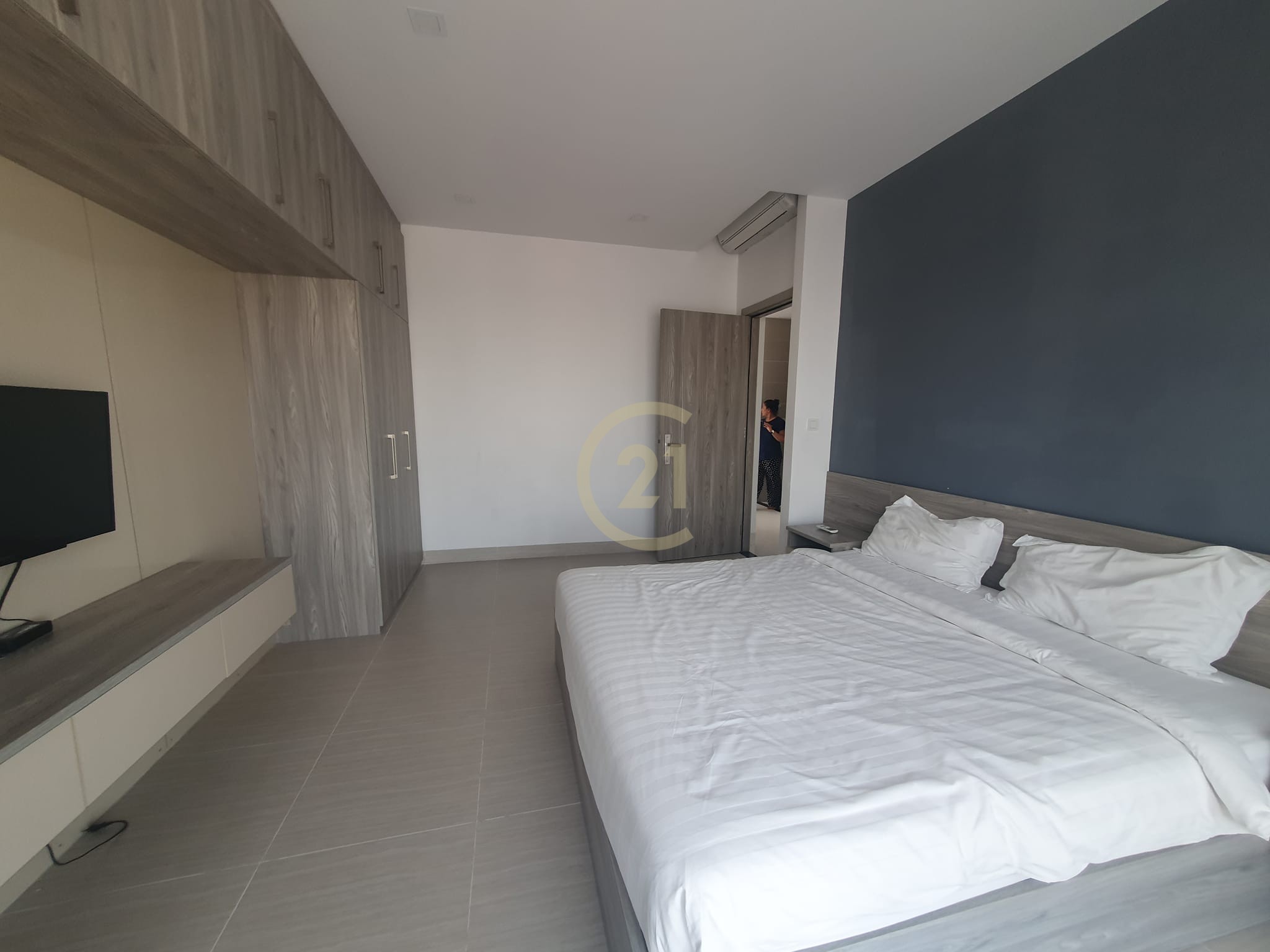 Beautiful 3 bedrooms Penthouse With Fully Furnished (TTP)