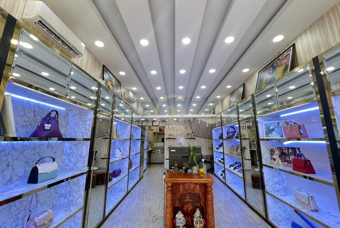 Best SHOP HOUSE for sale at Daun Penh