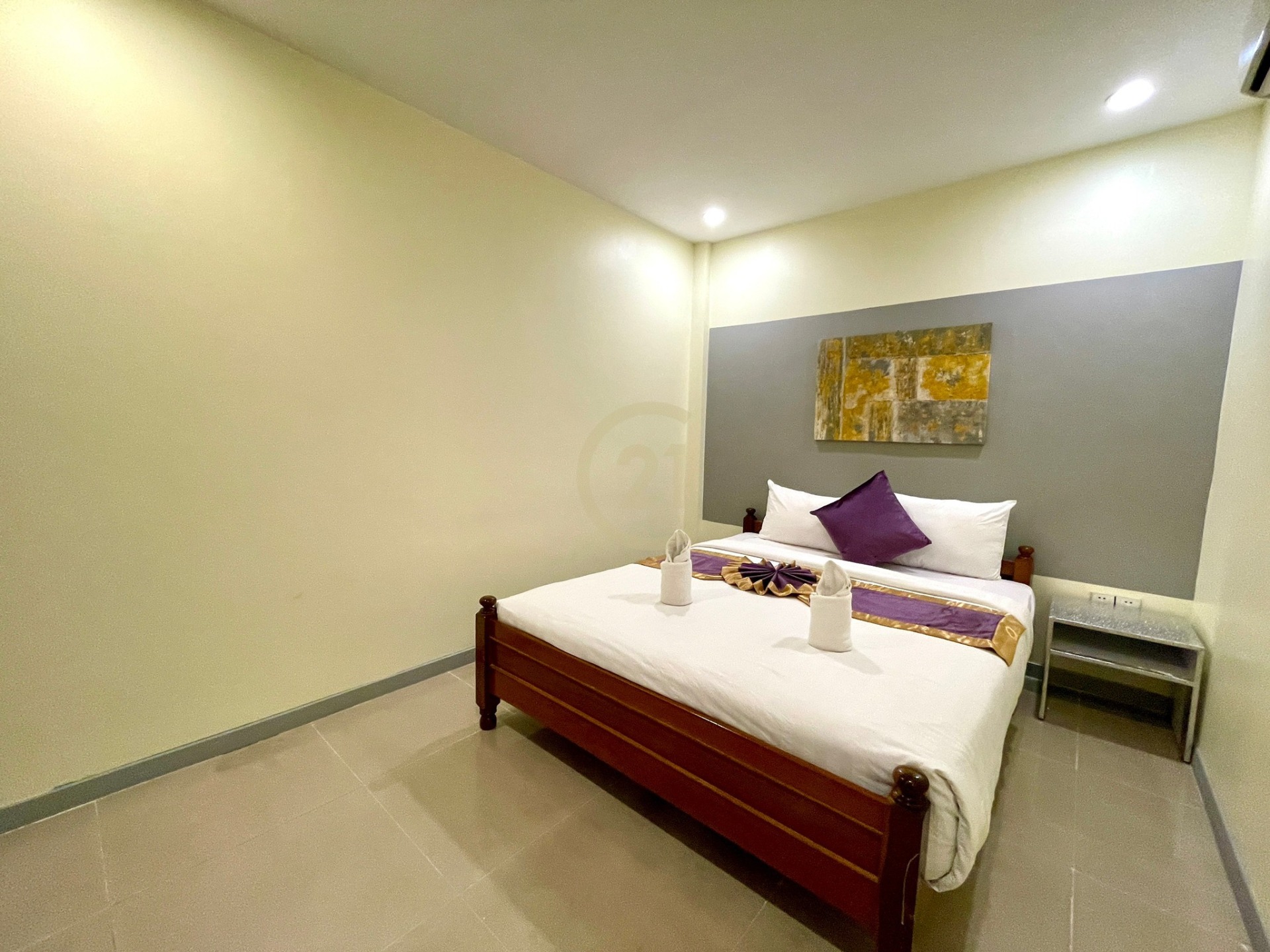 Modern studio room for rent at BKK2