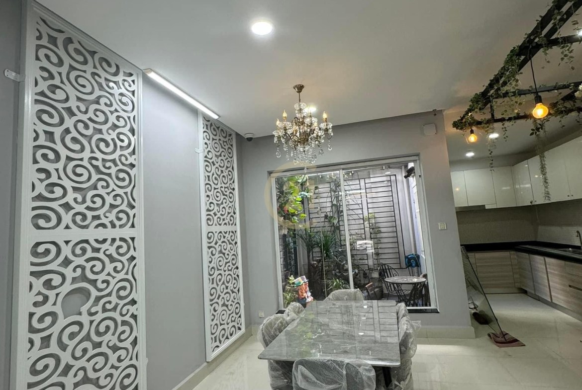Beautiful Shophouse For Rent Located Peng Hout Beong Snor