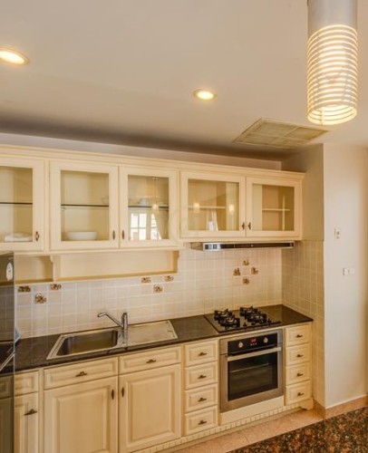 CLASSIC TWO BEDROOM FOR RENT