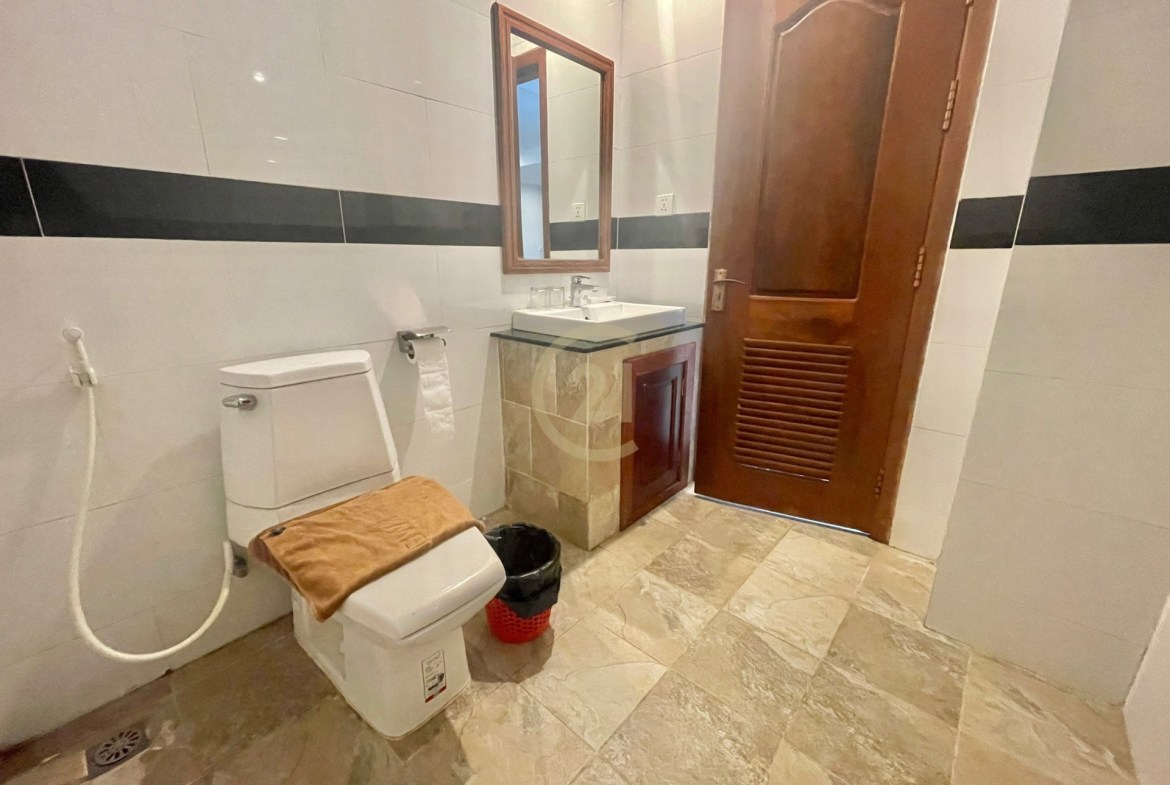 Spacious 2 Bedroom Available BKK3 Area
