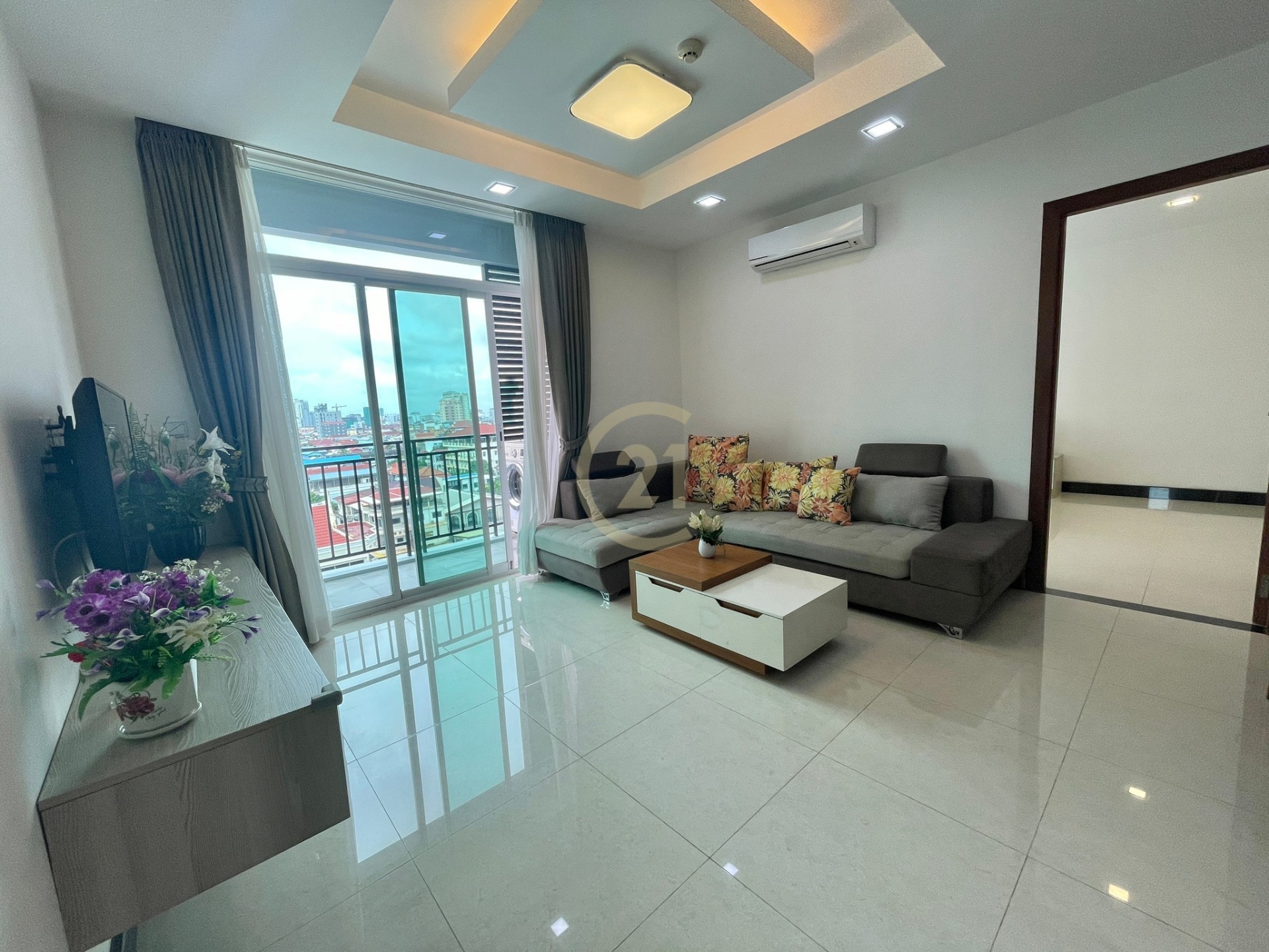 Spacious 2 Bedroom Available BKK3
