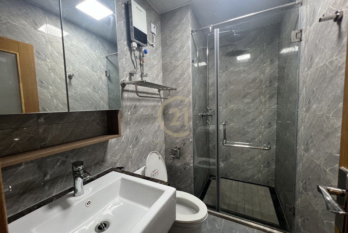 brand new studio room for rent at Riverside