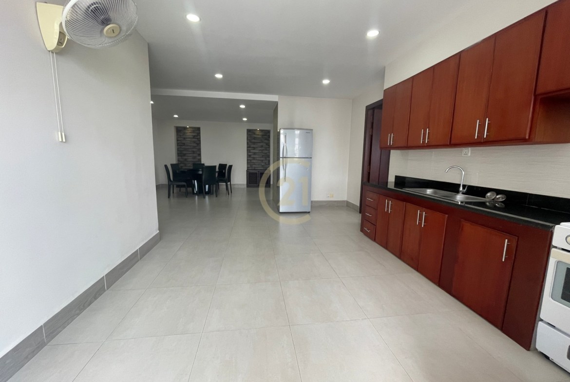 Spacious 3 Bedroom Available Olympic Area