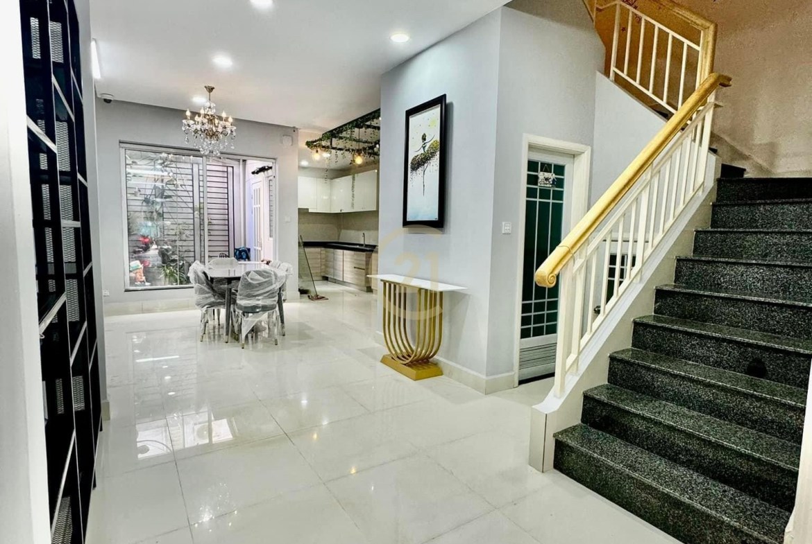 Beautiful Shophouse For Rent Located Peng Hout Beong Snor