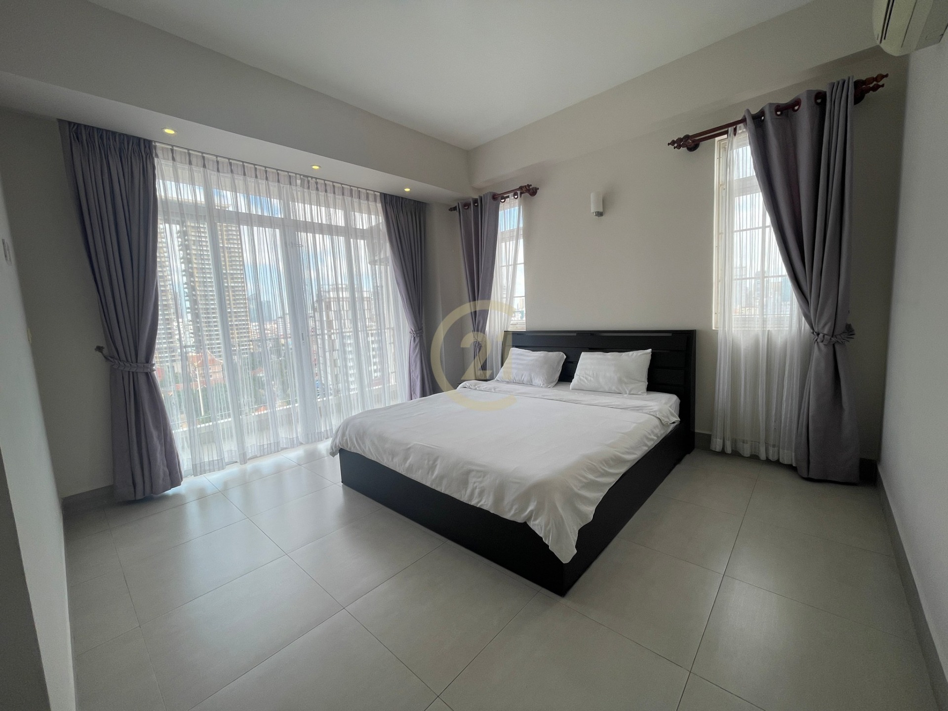 Spacious 3 Bedroom Available Olympic Area
