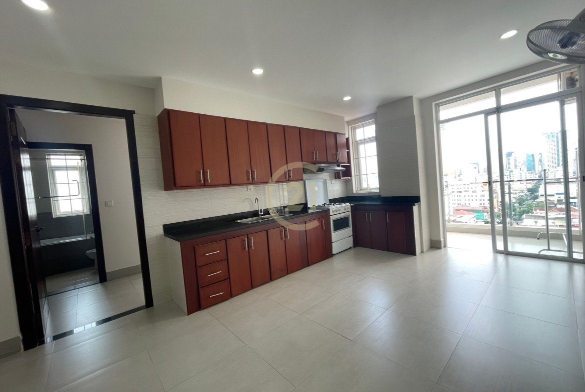 Spacious 3 Bedroom Available Olympic Area
