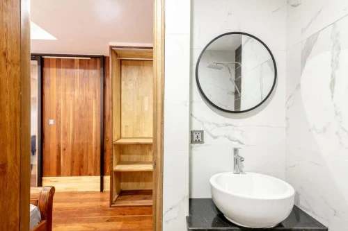CLASSIC ONE BEDROOM FOR RENT