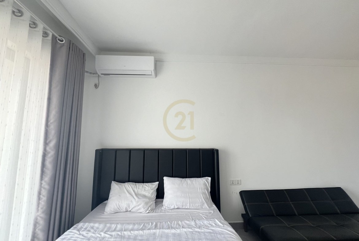 brand new studio room for rent at Riverside