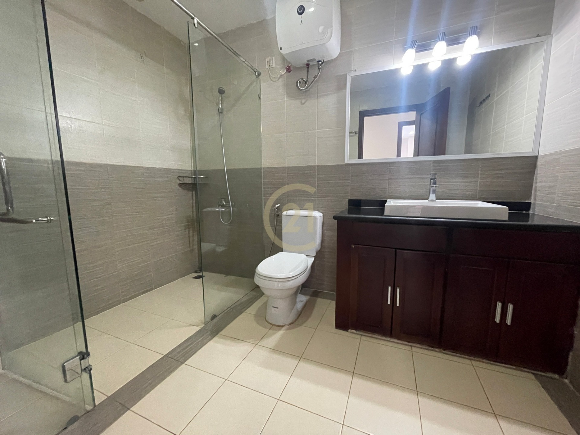 Spacious 3 Bedroom Available Olympic Area