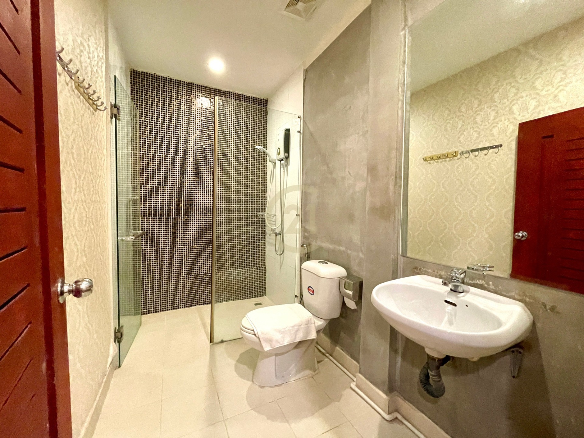 Modern studio room for rent at BKK2
