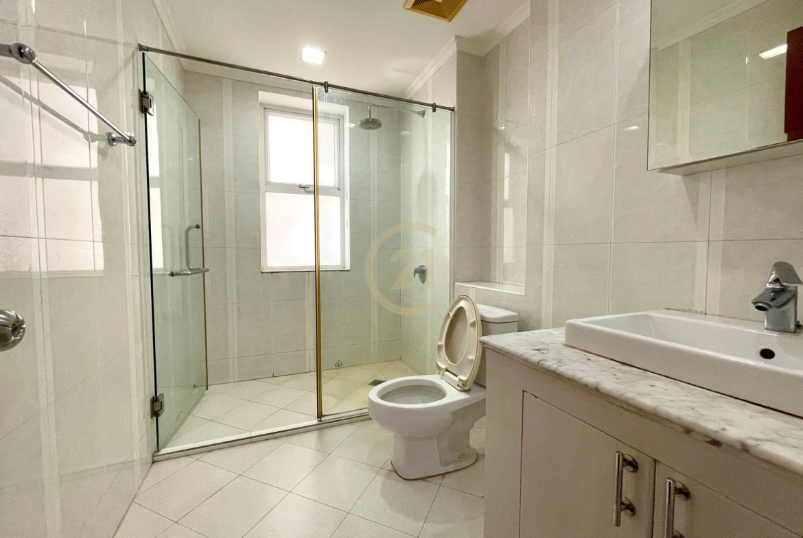 modern one bedroom for rent at toul tom poung