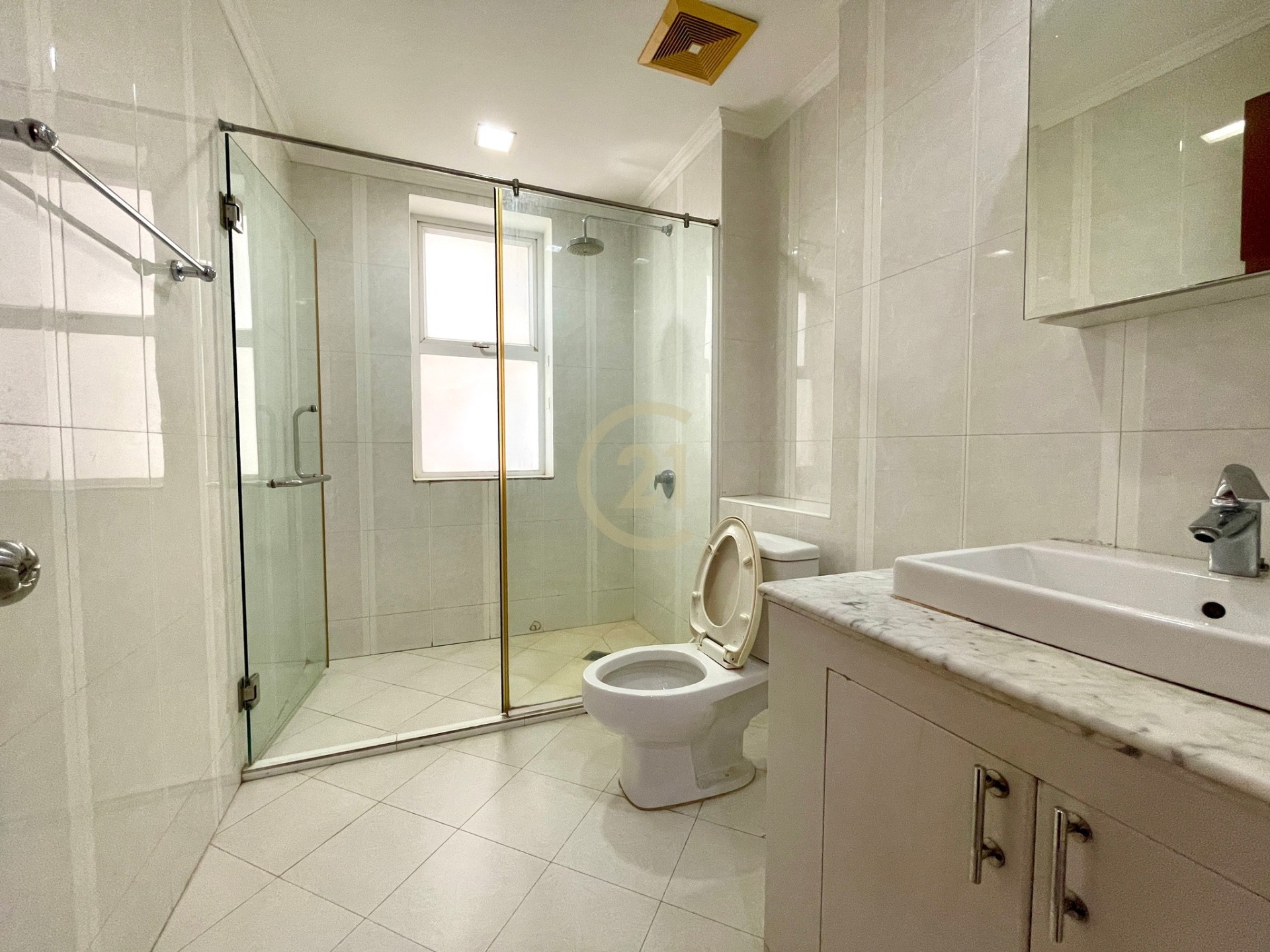modern one bedroom for rent at toul tom poung