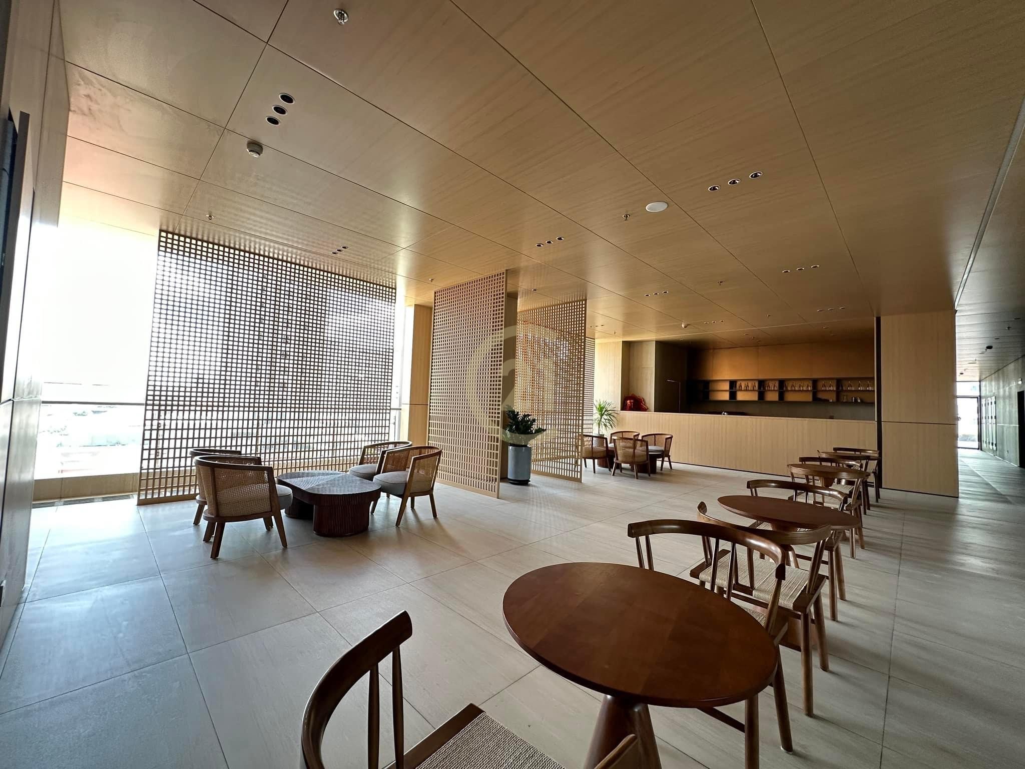 CB4322B9-9058-49D0-8999-985EF84C5E1D