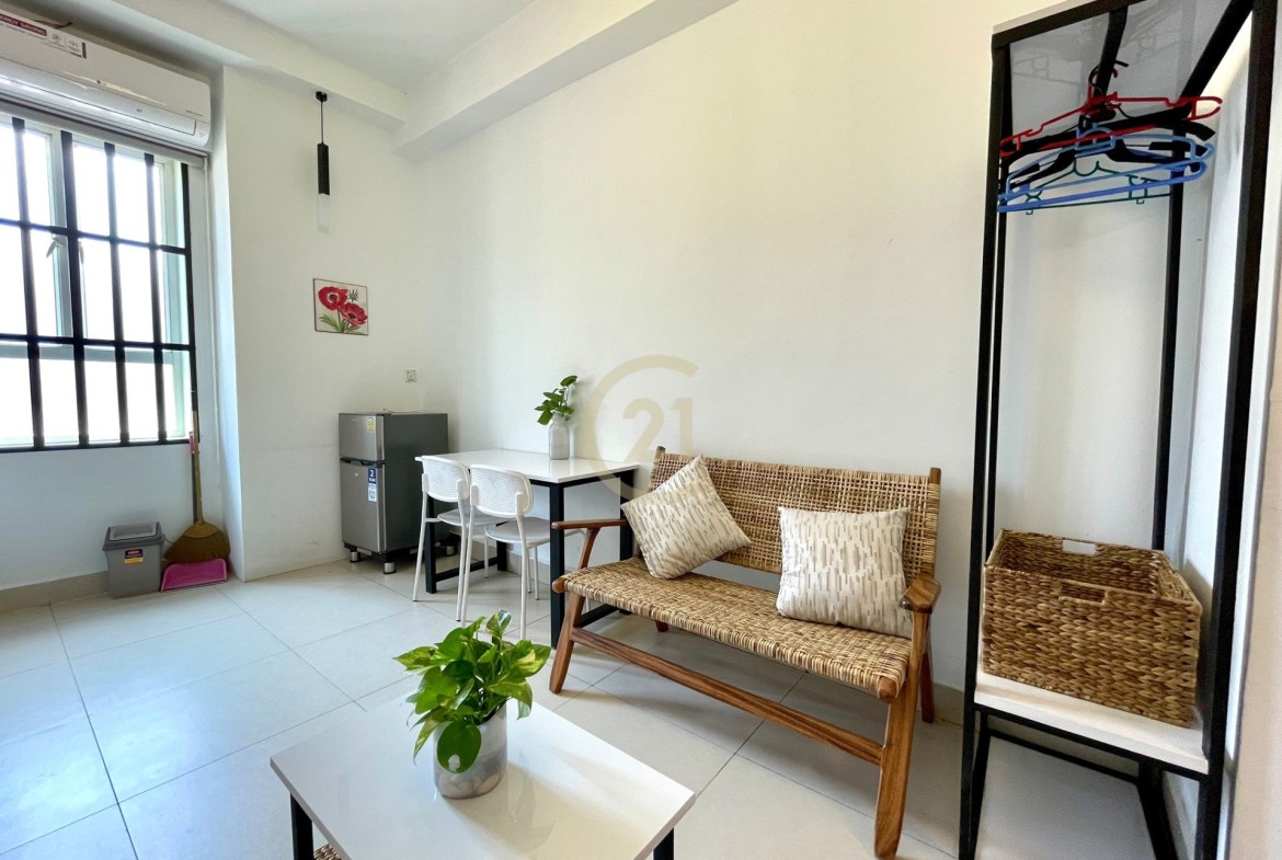 Brand New studio room for rent at BKK3