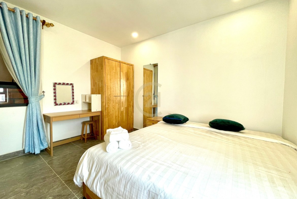 Luxury Two bedroom for rent at Toul Tom Poung