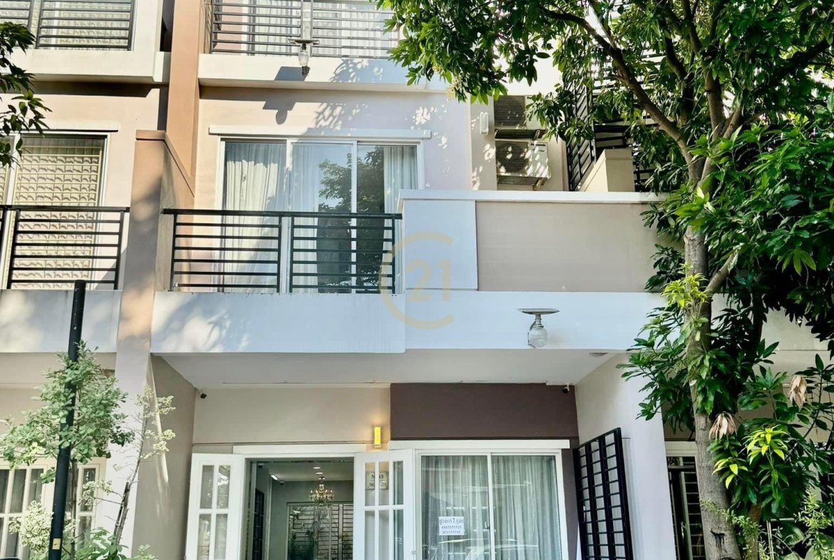 Beautiful Shophouse For Rent Located Peng Hout Beong Snor