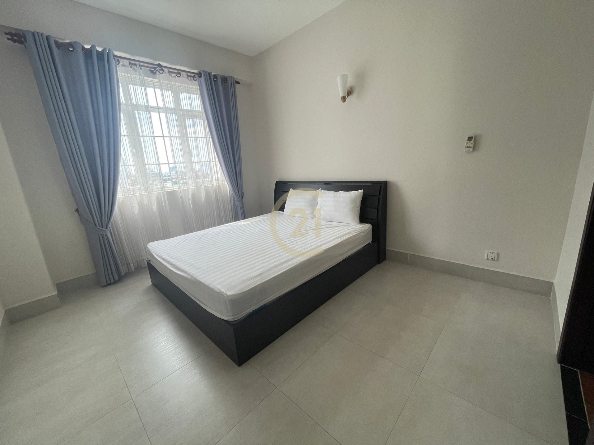 F0C7DF4B-A712-467F-B2A6-EBC8297D049E