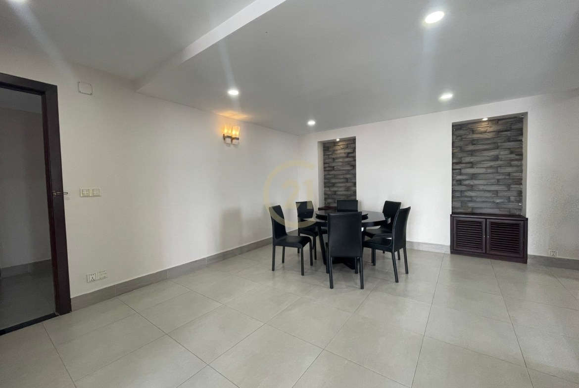 Spacious 3 Bedroom Available Olympic Area