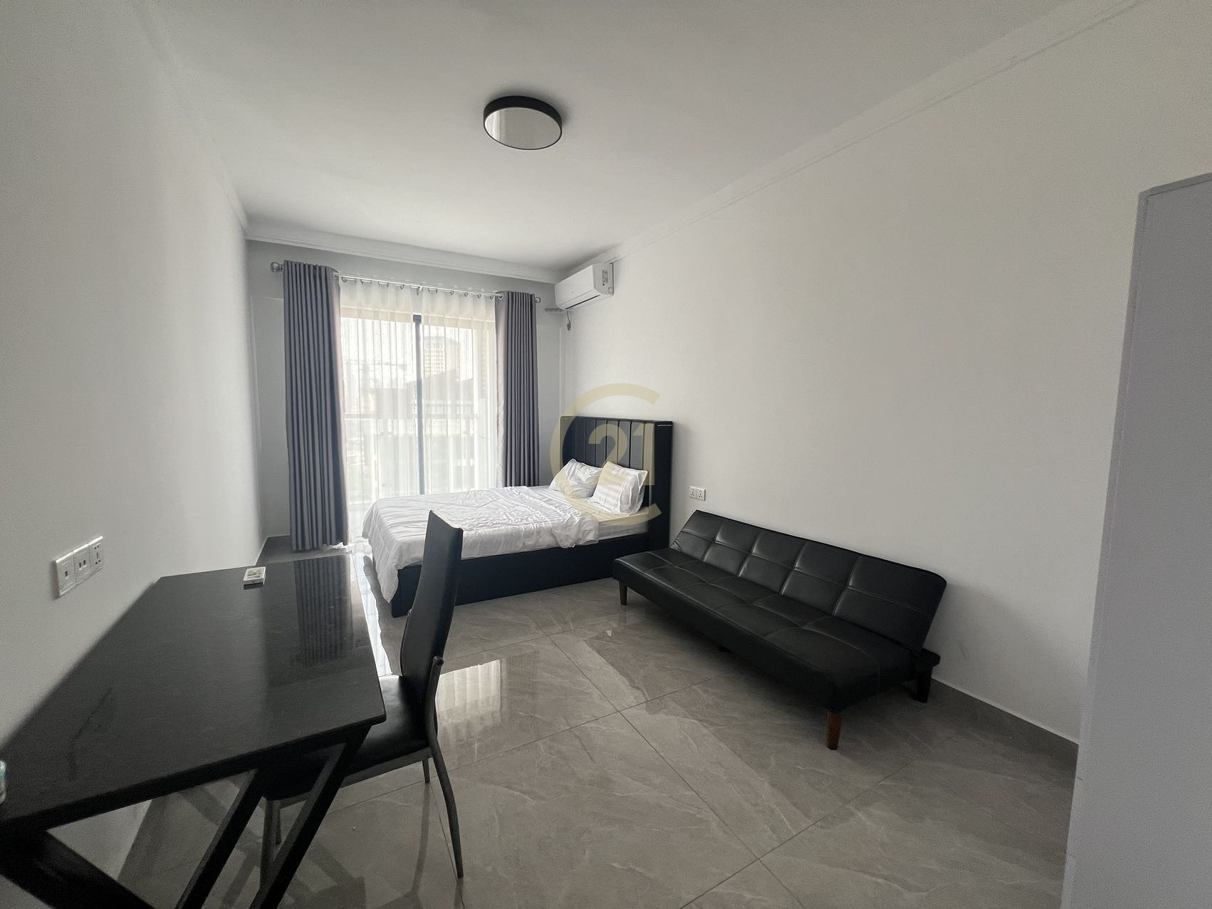 brand new studio room for rent at Riverside