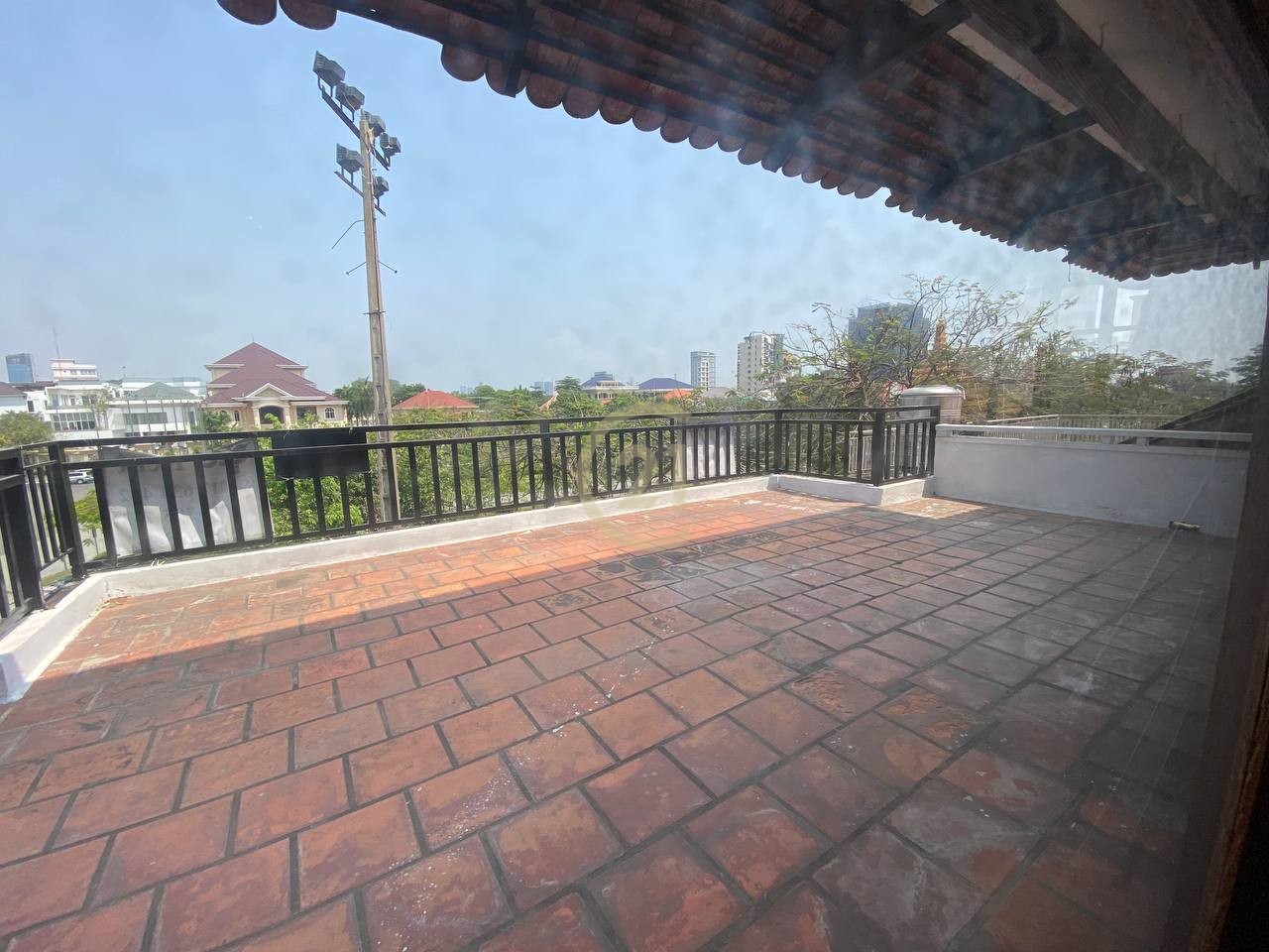 Villa Available In Tonle Bassac Land On Main Road