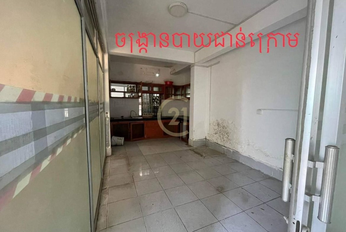 Nice Villa for rent at Dunh Penh