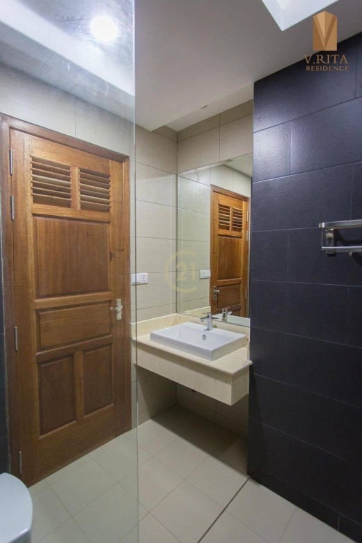 Brand new one bedroom for rent at Beoug Trobek
