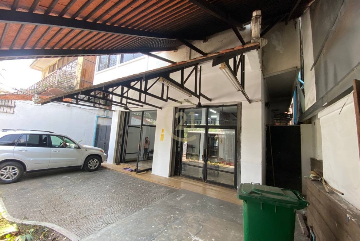 Villa Available In Tonle Bassac Land On Main Road