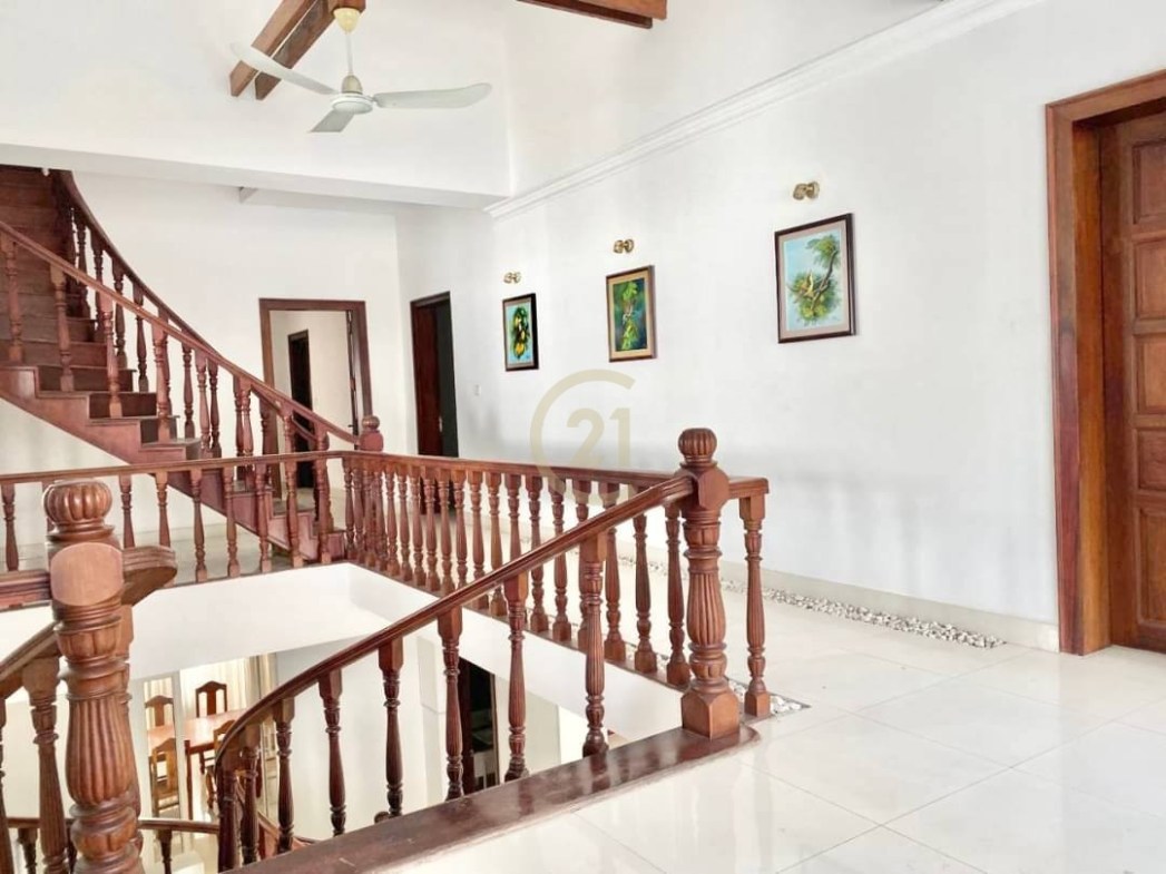 Villa Available With Fully Furnished In Beaong Reang