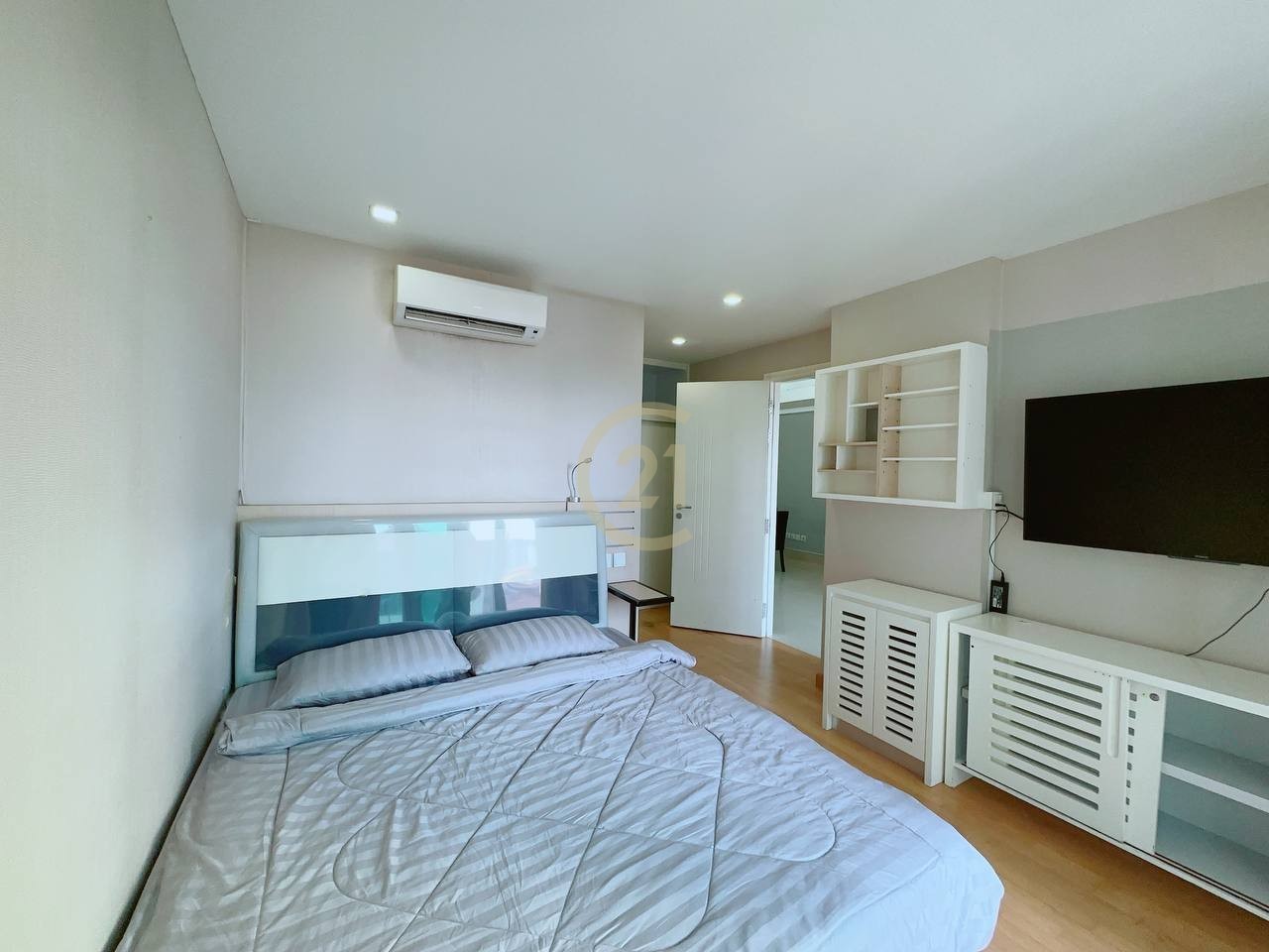 Bigger Two Bedroom For Rent BKK1