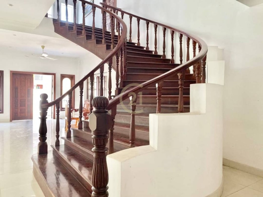 Villa Available With Fully Furnished In Beaong Reang