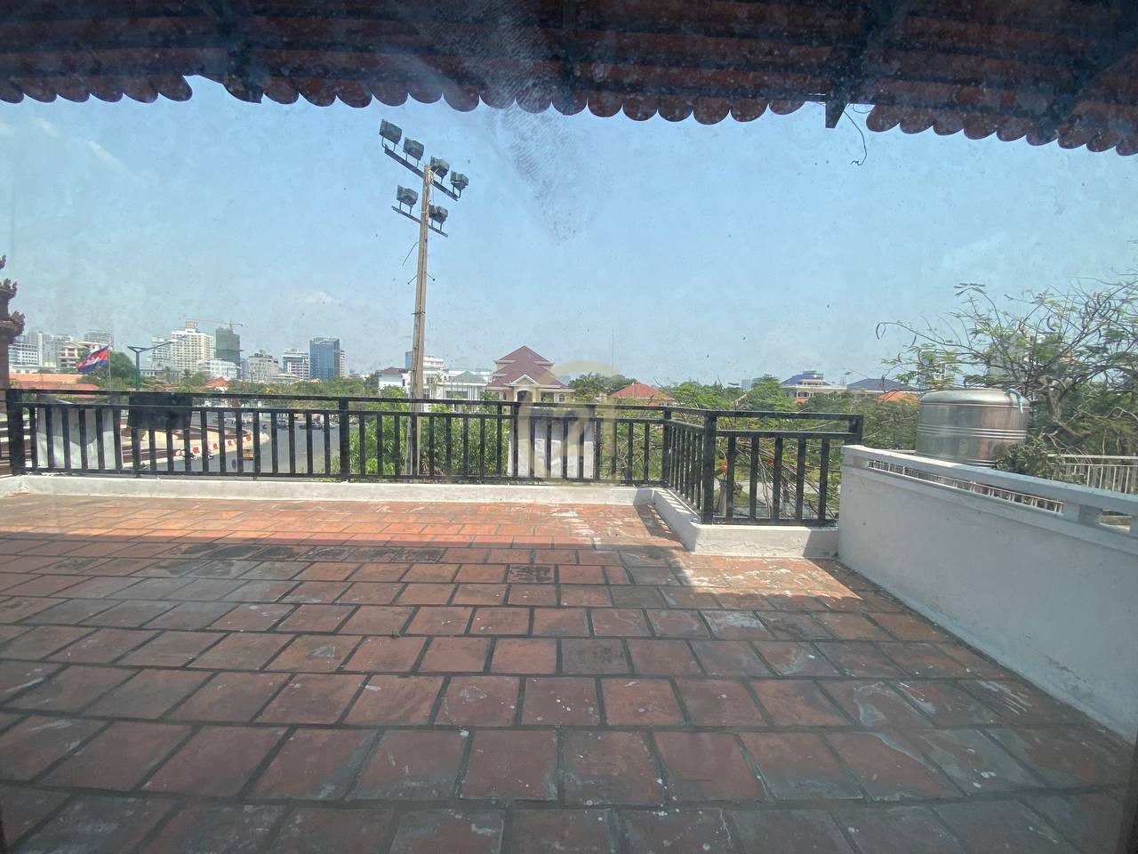Villa Available In Tonle Bassac Land On Main Road