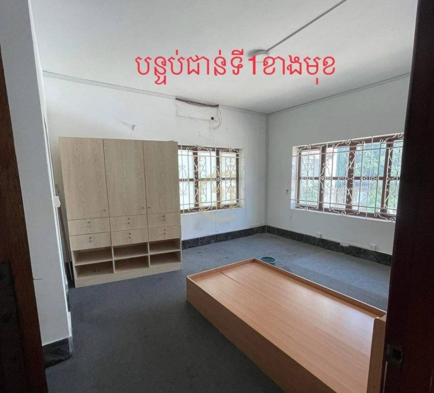 Nice Villa for rent at Dunh Penh