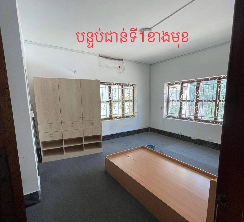 Nice Villa for rent at Dunh Penh