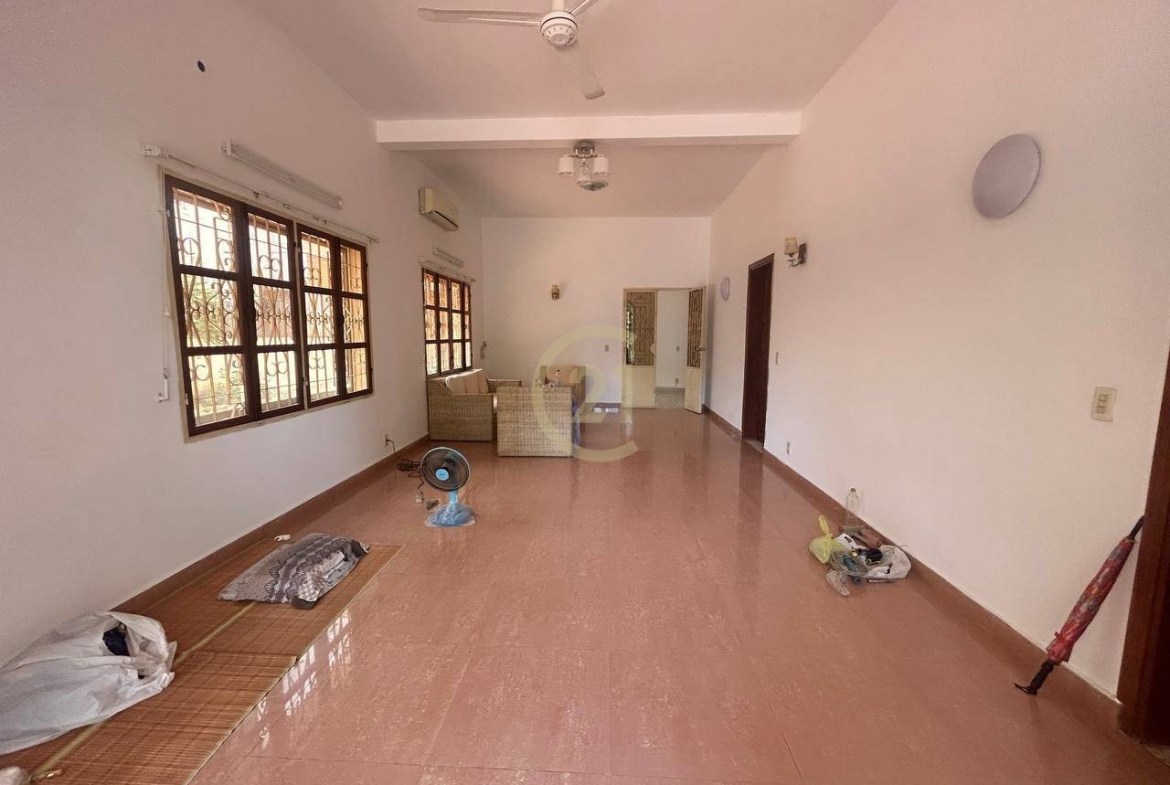 Nice House for rent at BKK1