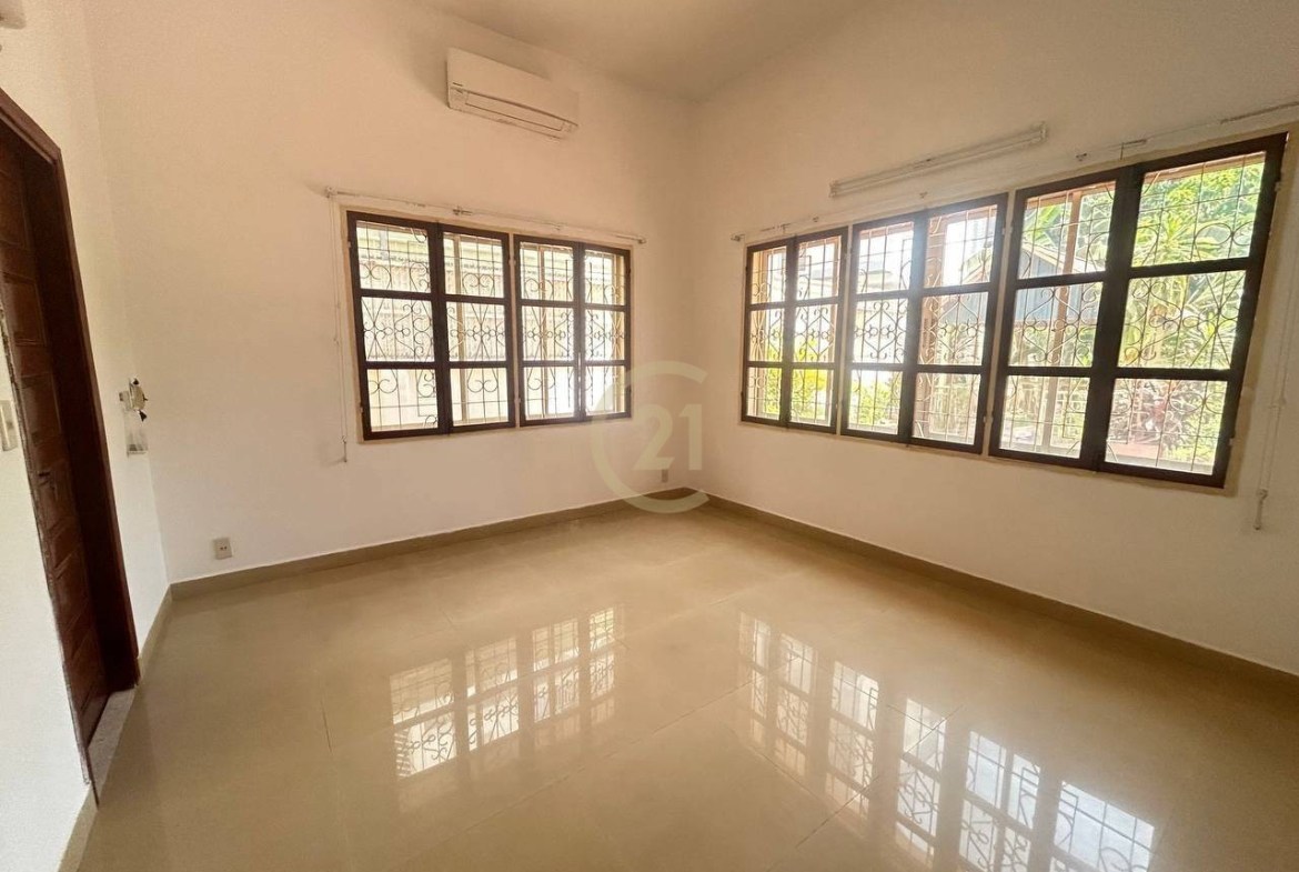 Nice House for rent at BKK1
