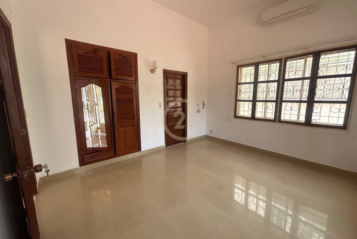 Nice House for rent at BKK1
