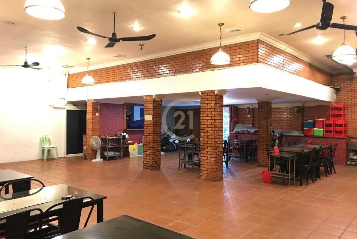 Shophouse for rent at BKK2