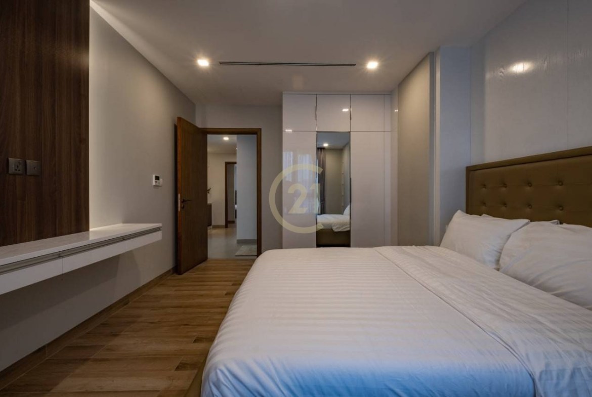 Luxury 2-bedroom for rent at BKK1