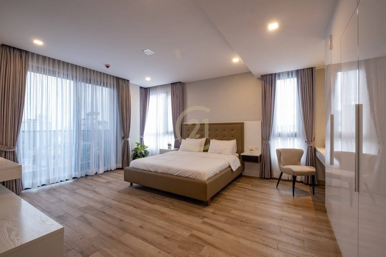 Luxury 2-bedroom for rent at BKK1