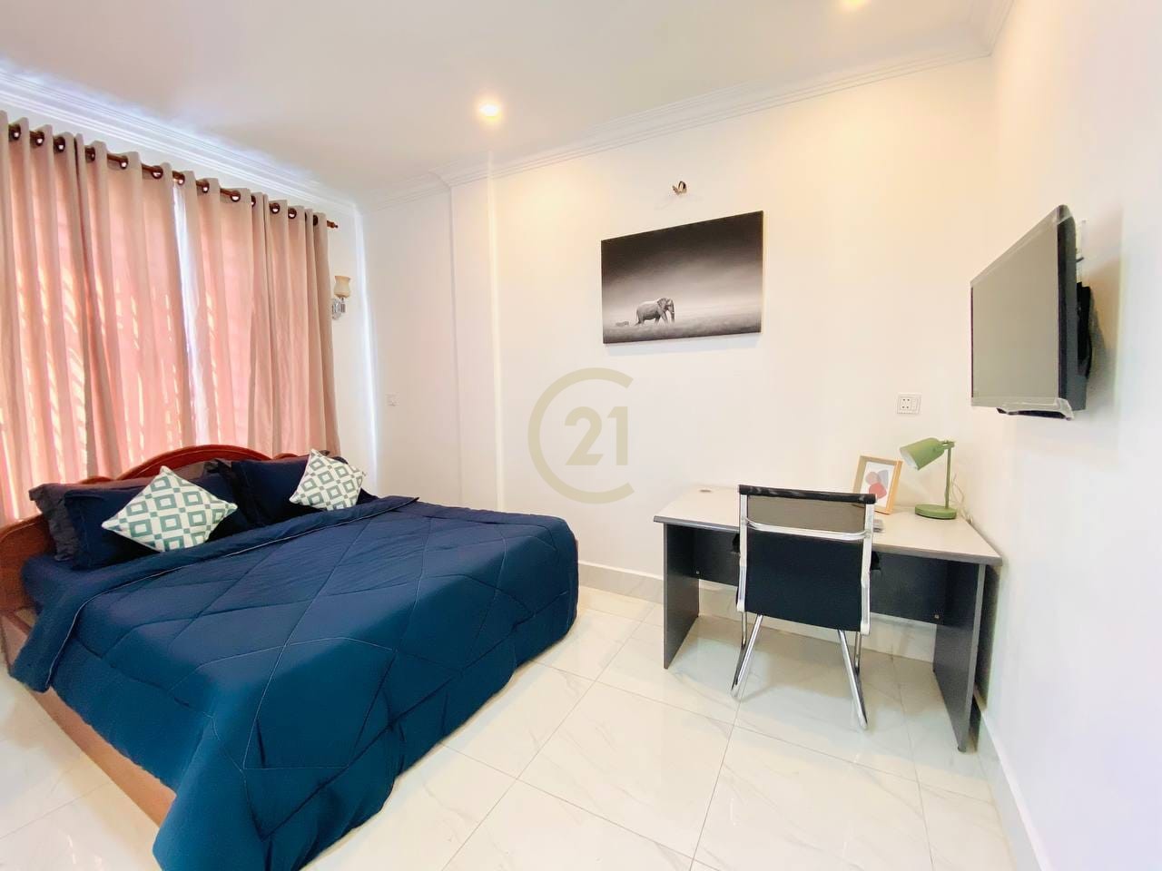 VINTAGE STUDIO ROOM FOR RENT