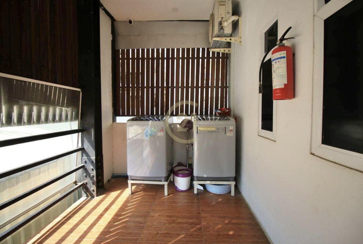 WESTERN ONE BEDROOM FOR RENT