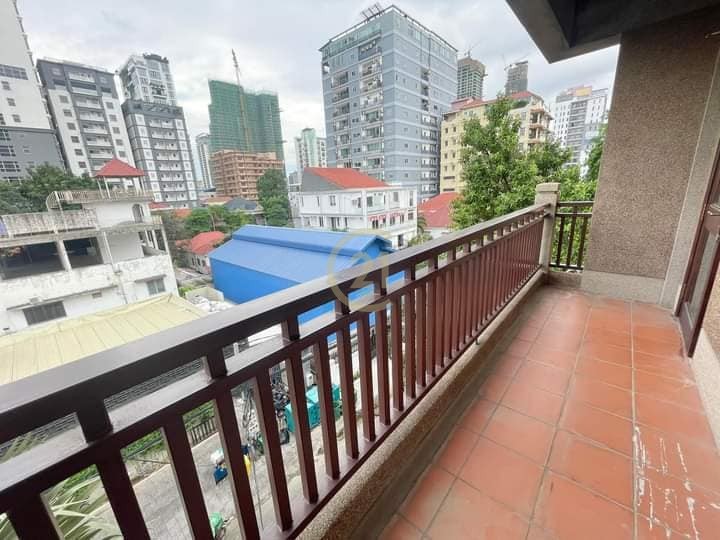 378794123_617134143943883_2710137700599767798_n WESTERN THREE BEDROOM FOR RENT