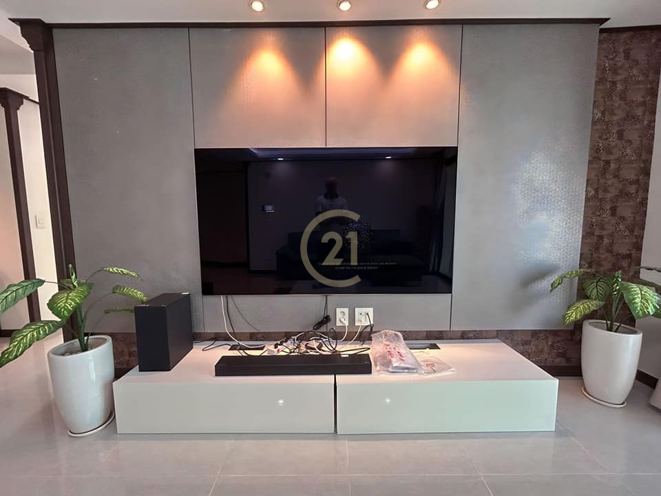 NICE THREE BEDROOM FOR RENT