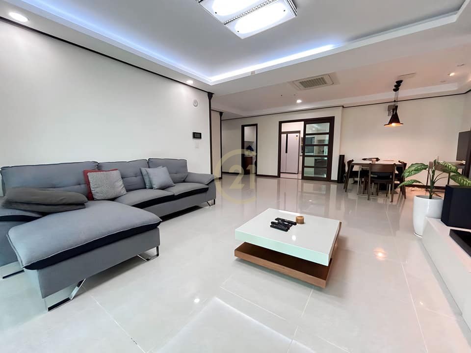 NICE THREE BEDROOM FOR RENT